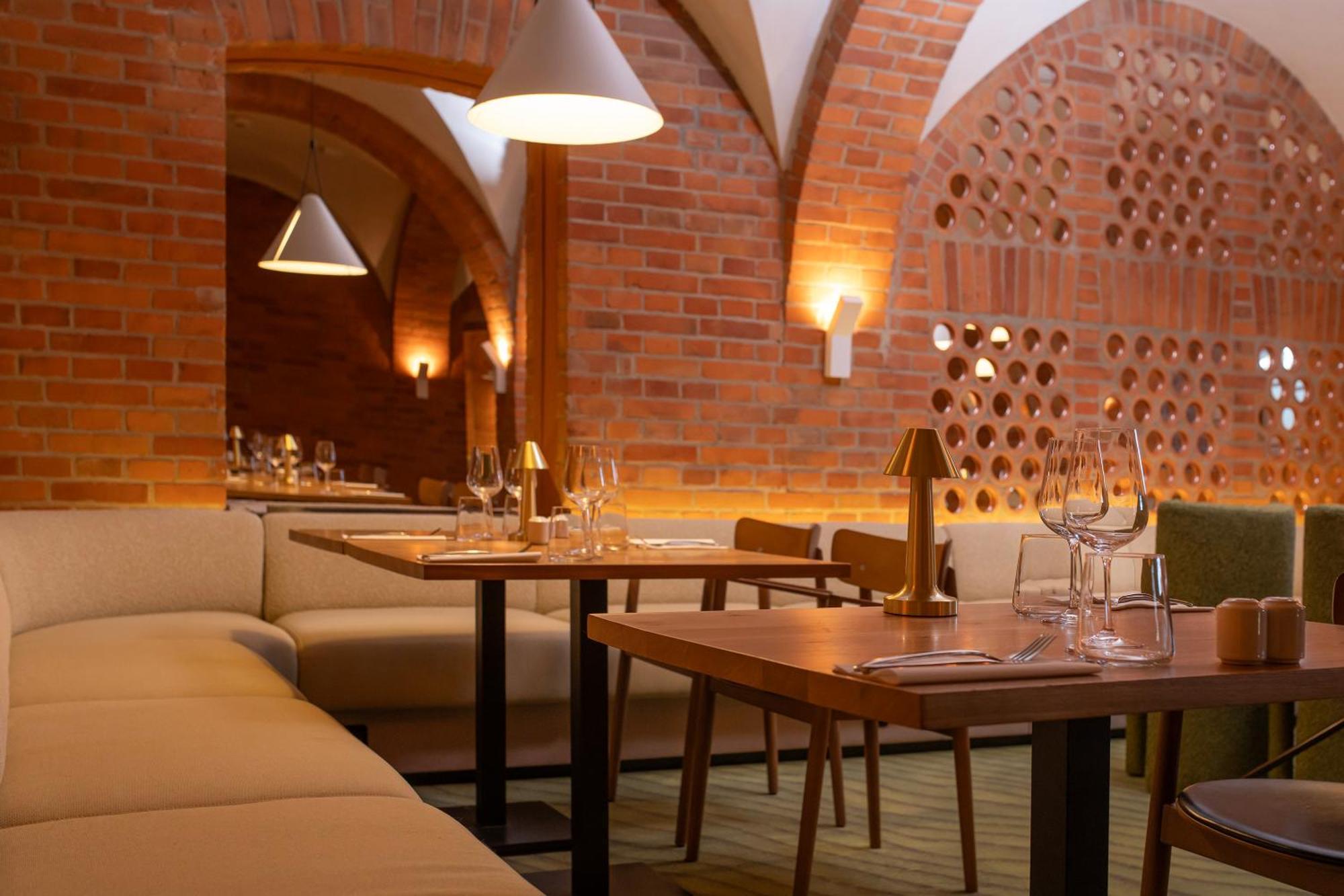 Hotel Zinar Castle Cracovia Esterno foto