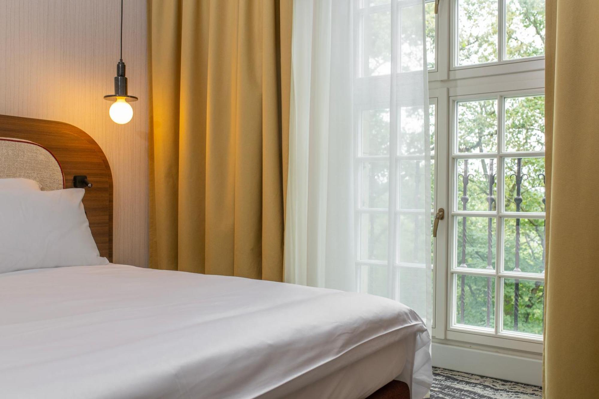 Hotel Zinar Castle Cracovia Esterno foto